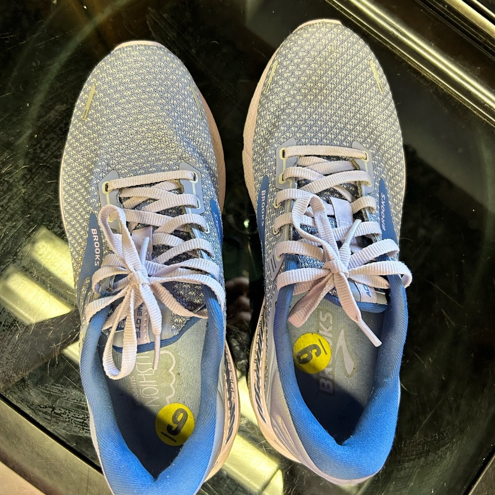 Brooks Women’s Adrenaline GTS Running Shoes - Blue & Pale Pink - Picture 2 of 4
